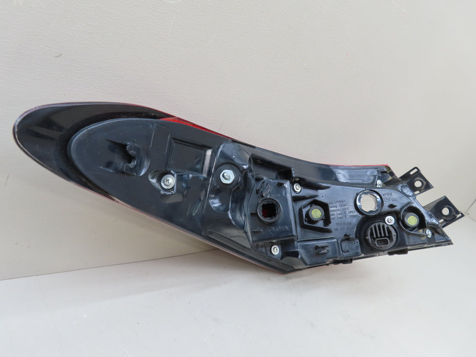 2018-2020 TOYOTA CAMRY REAR RIGHT PASSENGER SIDE TAIL LIGHT OEM