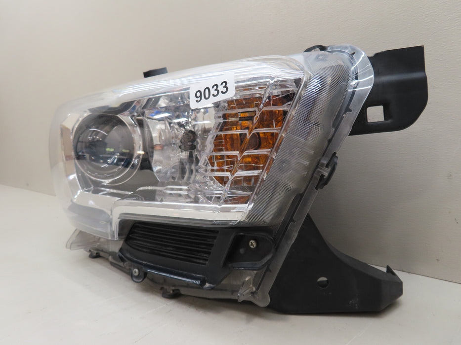 2019-2023 TOYOTA TACOMA FRONT RIGHT HEADLIGHT HALOGEN OEM