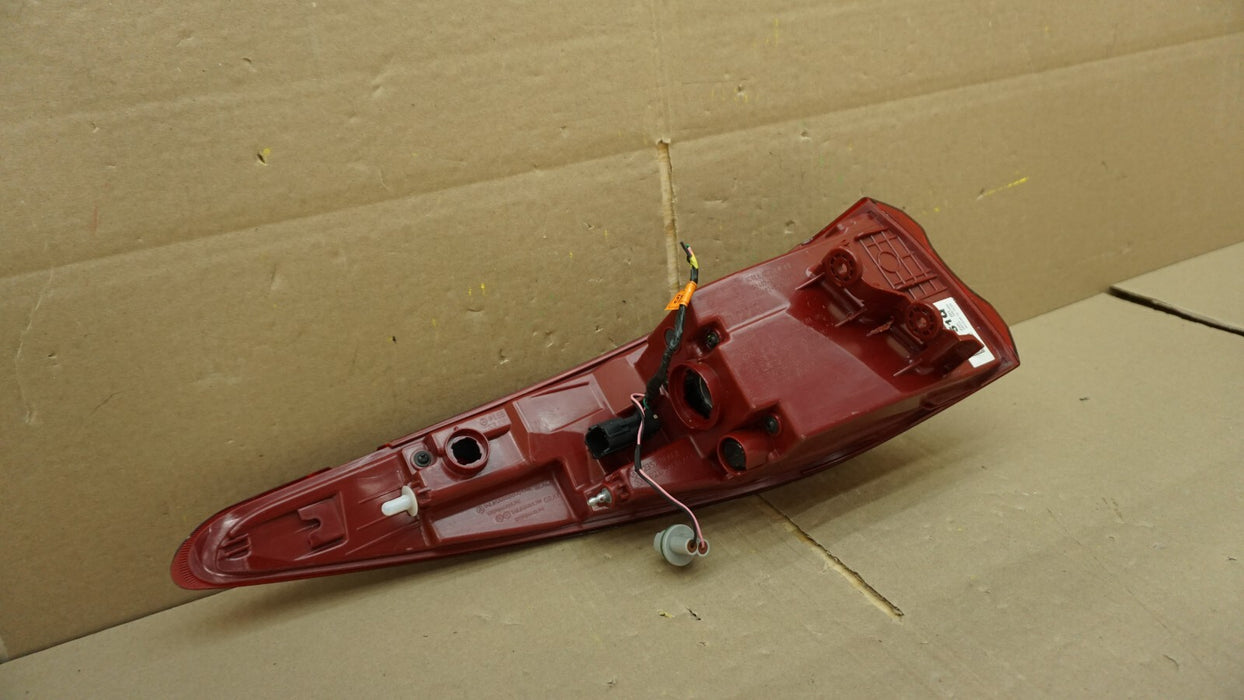 2020-2022 KIA SPORTAGE REAR RIGHT PASSENGER SIDE TAIL LIGHT LED OEM 92402-D95