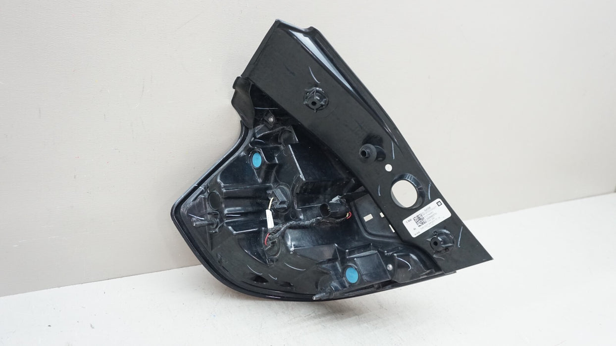 2018-2021 GMC TERRAIN RIGHT PASSENGER SIDE TAIL LIGHT OEM 84379498