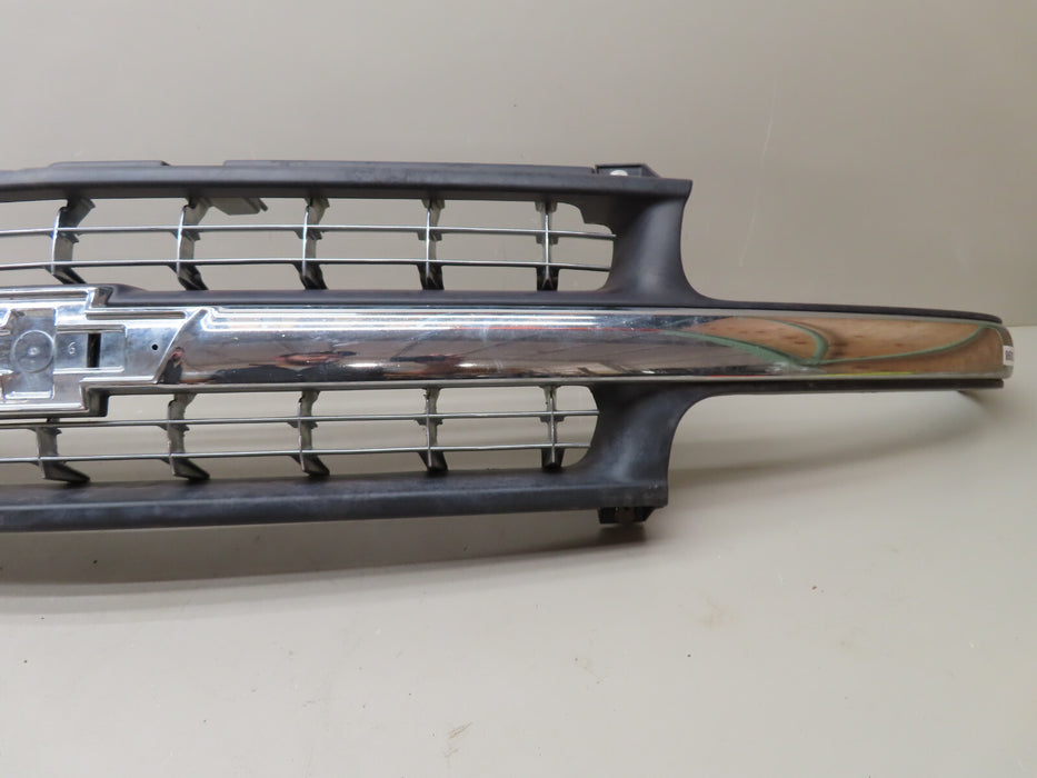 00 01 02 03 04 05 06 CHEVY SUBURBAN TAHOE FRONT UPPER GRILL GRILLE  OEM