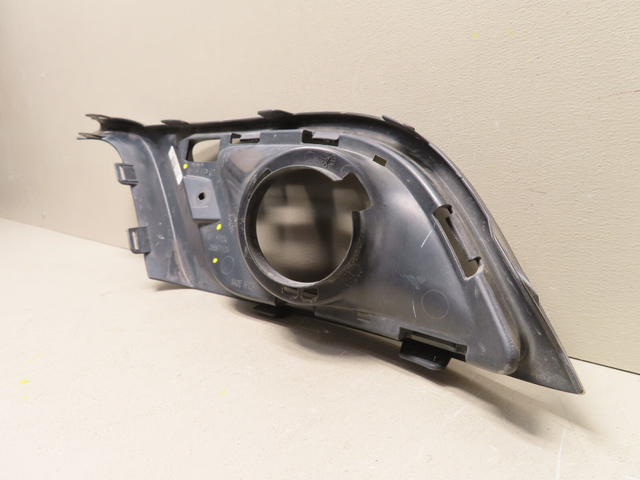 2014-2020 DODGE DURANGO RIGHT PASSENGER SIDE FOG LIGHT LAMP BEZEL OEM 08871124