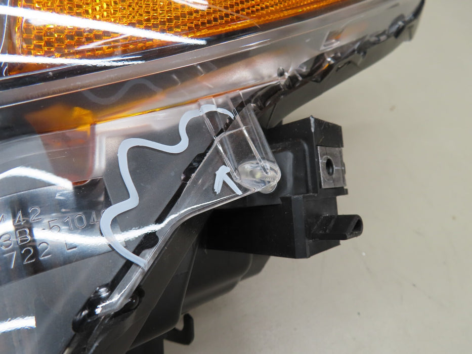 2017-2018 MAZDA 3 FRONT LEFT DRIVER SIDE HEADLIGHT HEAD LAMP HALOGEN OEM