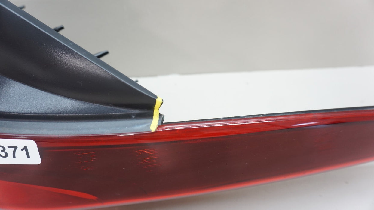 2014-2016 HYUNDAI ELANTRA REAR RH RIGHT PASSENGER SIDE TAIL LIGHT OEM