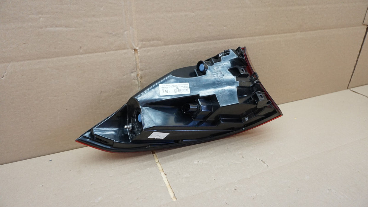 2015-2017 PORSCHE CAYENNE REAR RIGHT PASSENGER SIDE TAIL LIGHT LED LAMP OEM
