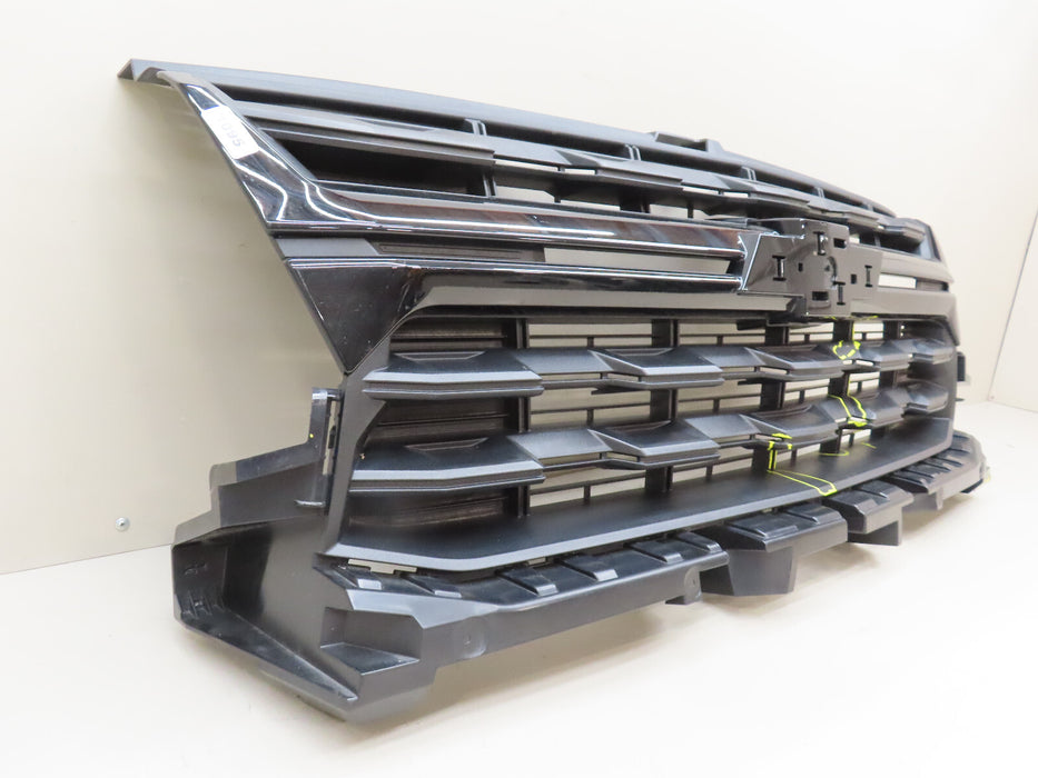 2021-2022 CHEVROLET COLORADO FRONT BUMPER RADIATOR GRILLE OEM