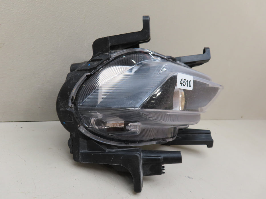 2019 2020 HYUNDAI SANTA FE FRONT RIGHT PASSENGER SIDE FOG LIGHT OEM 92202-S2000