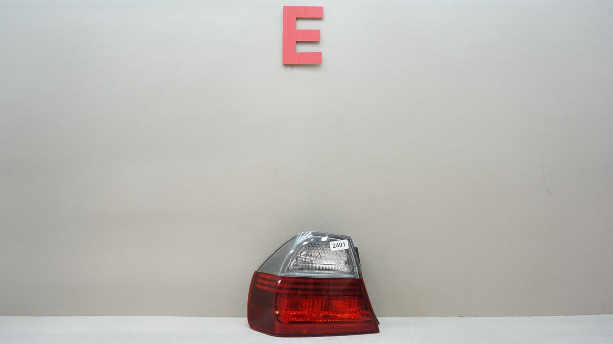 2006-2008 BMW 3-SERIES E90 REAR LEFT DRIVERS SIDE TAIL LIGHT OEM