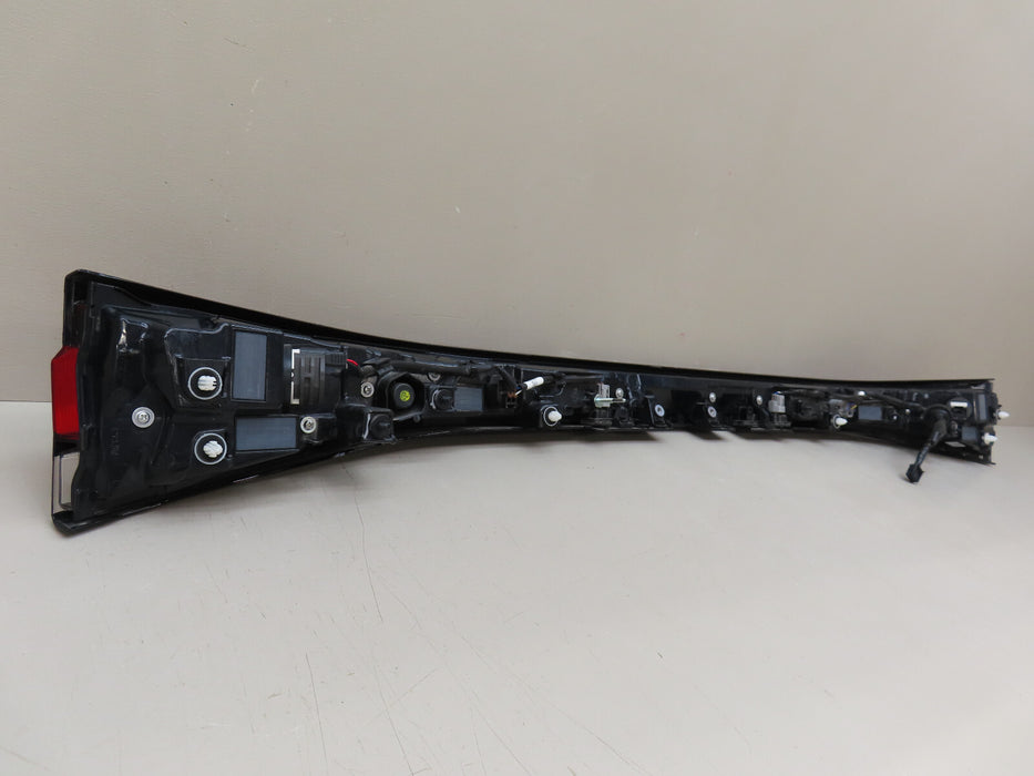 2023 2024 LEXUS RX350 REAR CENTER LIFT GATE TAIL LIGHT OEM
