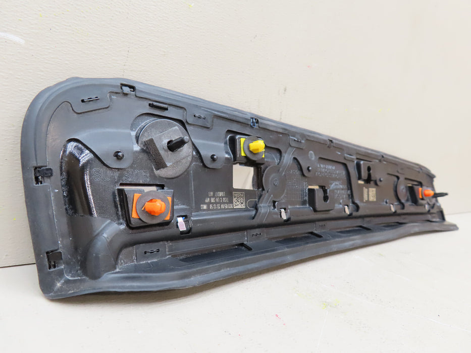 2021-2023 CHEVROLET/GMC YUKON-TAHOE REAR LEFT DRIVER MOLDING OEM 85136434
