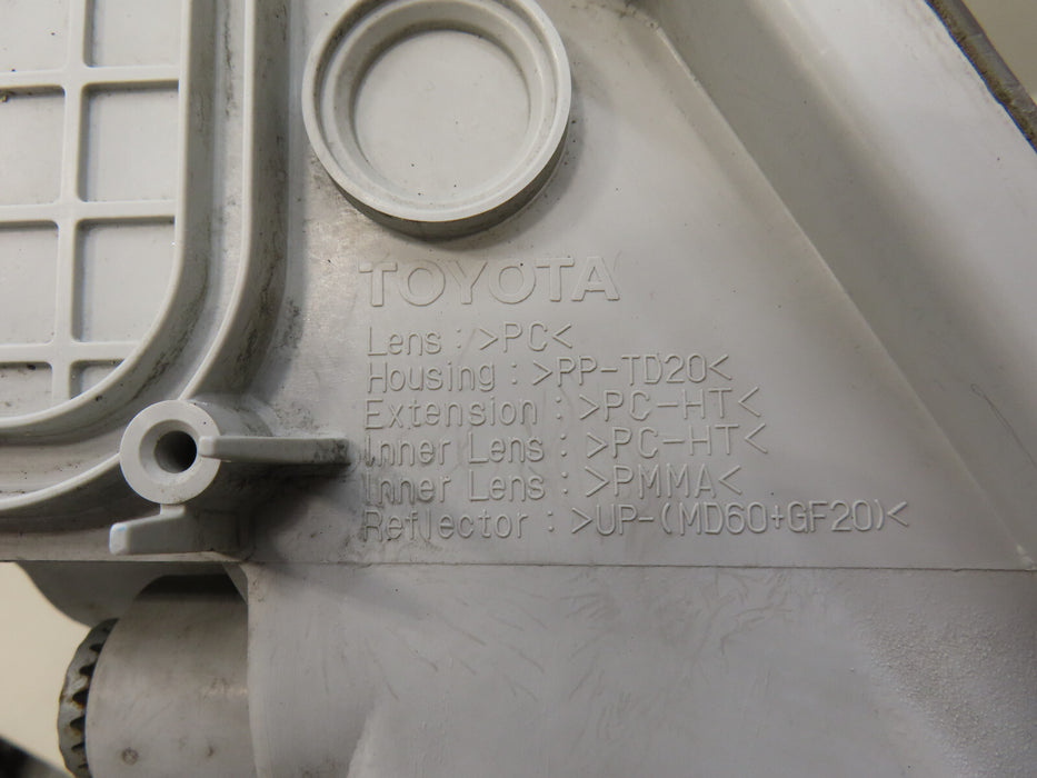 2007-2009 TOYOTA CAMRY FRONT RIGHT PASSENGER HEADLIGHT OEM