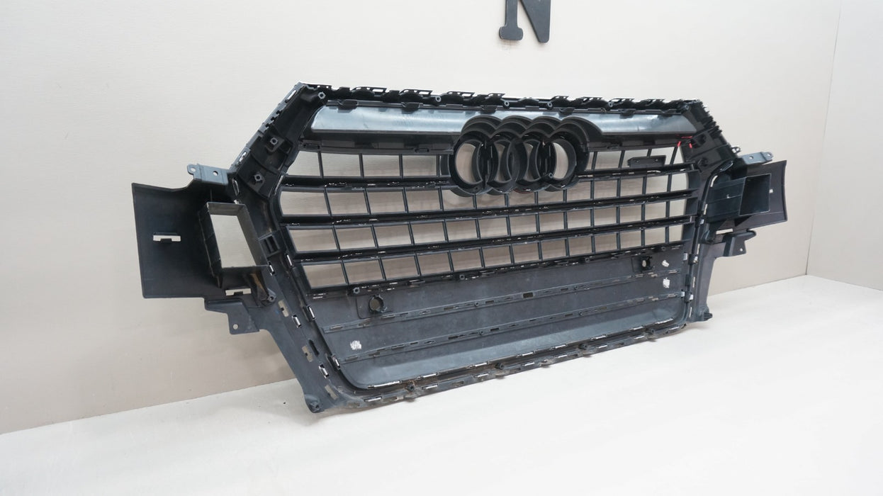 2017-2019 AUDI Q7 S-LINE FRONT BUMPER RADIATOR GRILLE OEM 4M0853651