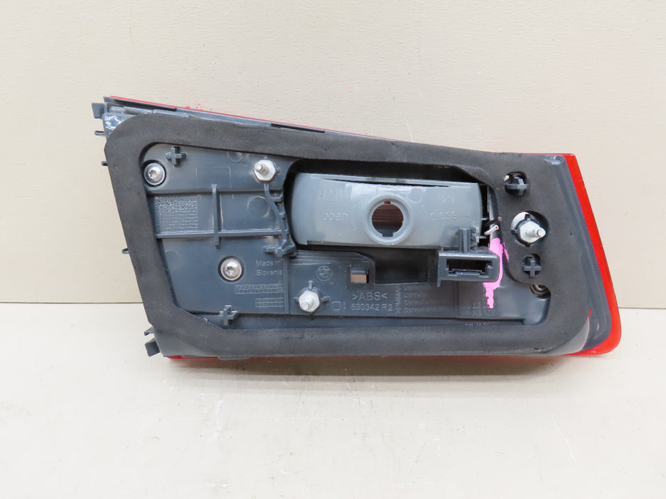 2017-2018 BMW 5 SERIES REAR RIGHT PASSENGER TAIL LIGHT INNER OEM