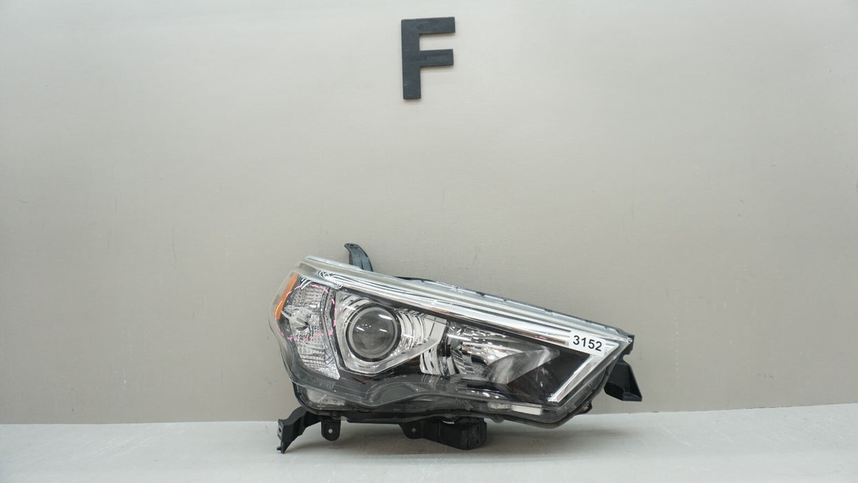 2014-2020 TOYOTA 4RUNNER FRONT RH RIGHT PASSENGER SIDE HALOGEN HEADLIGHT OEM