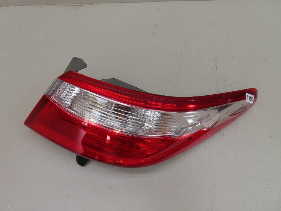 2015-2017 TOYOTA CAMRY REAR PASSENGER SIDE TAILLIGHT TAILLAMP ASSEMBLY OEM