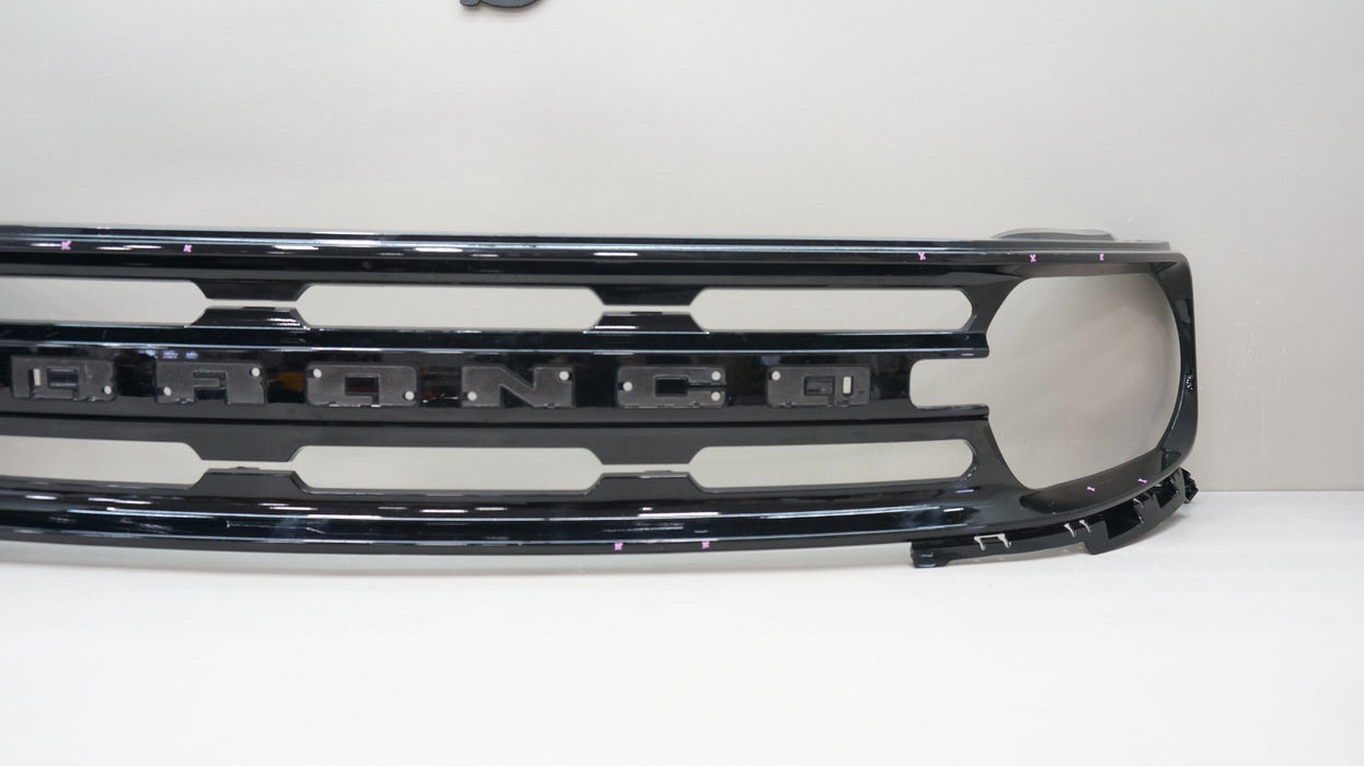 2021-2025 FORD BRONCO SPORT FRONT BUMPER RADIATOR GRILLE OEM M1PB-8200-C