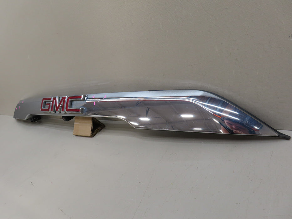 2017-2018 GMC ACADIA REAR TRUNK LIFTGATE MOLDING TRIM CHROME W/ CAMERA OEM