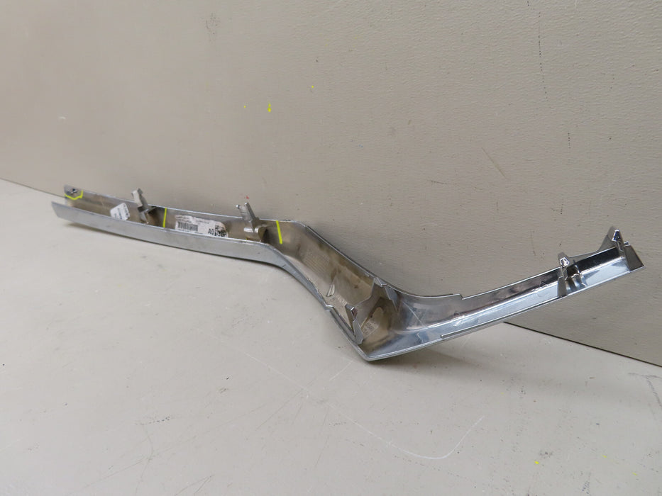 2017-2019 HONDA CR-V FRONT RIGHT PASSENGER GRILLE GRILL MOLDING OEM