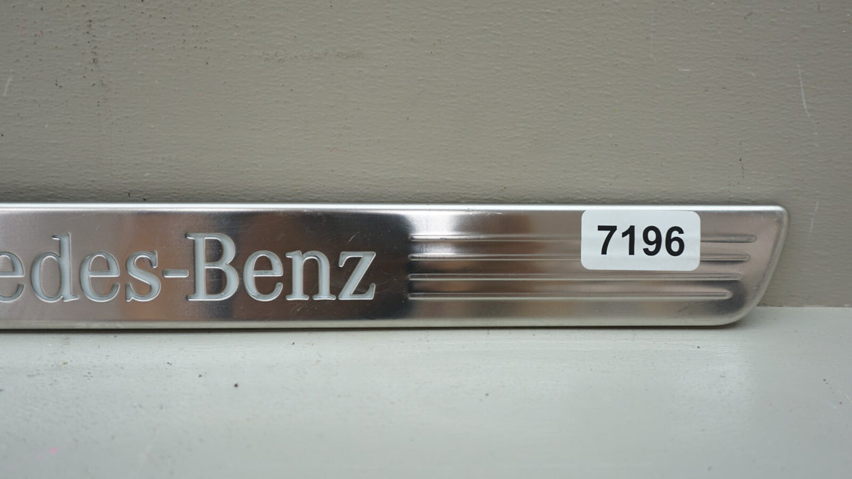2020-2022 MERCEDES-BENZ GLE GLS FRONT LEFT DOOR SILL ILUMINATED 1676861300 OEM