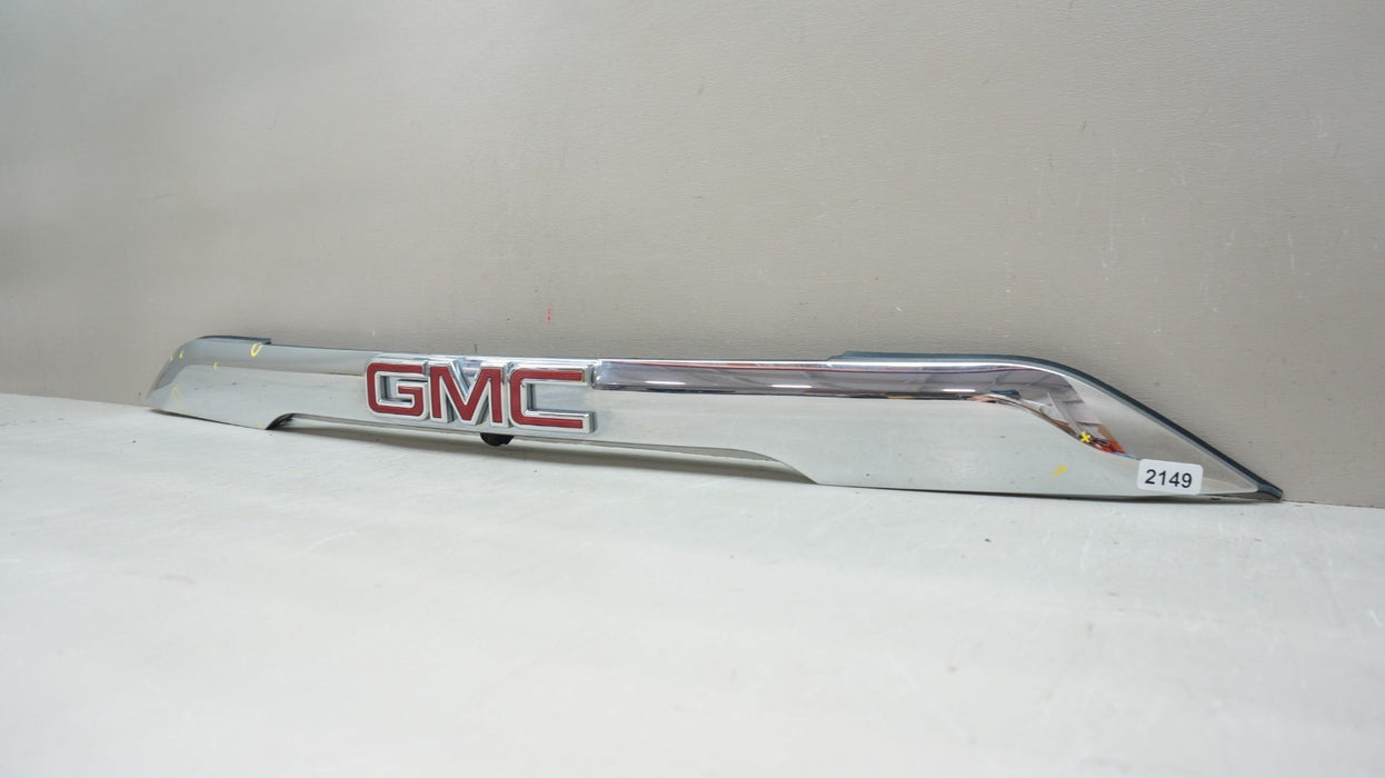 2017-2019 GMC ACADIA REAR TAILGATE HATCH MOLDING WITH CAMERA OEM 84169198