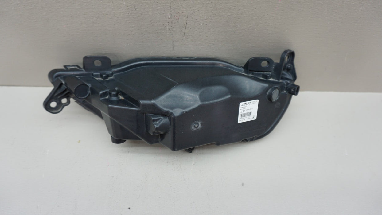 2016-2020 VOLVO S90 FRONT RIGHT PASSENGER SIDE FOG LIGHT OEM 17 18 19