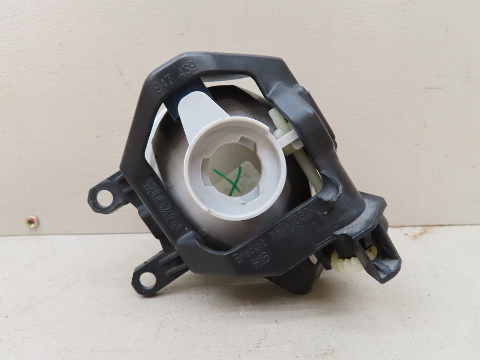 2014 2015 2016 TOYOTA COROLLA FRONT LEFT DRIVER SIDE FOG LIGHT OEM