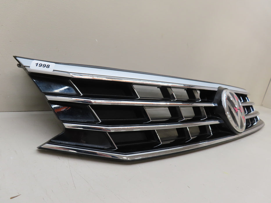 2016-2018 VOLKSWAGEN PASSAT FRONT RADIATOR GRILLE GRILL OEM
