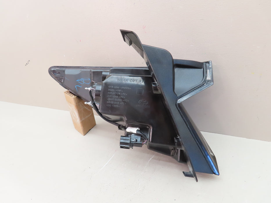 2022 2023 HYUNDAI TUCSON REAR RIGHT PASSENGER TAIL LIGHT LED OUTER OEM