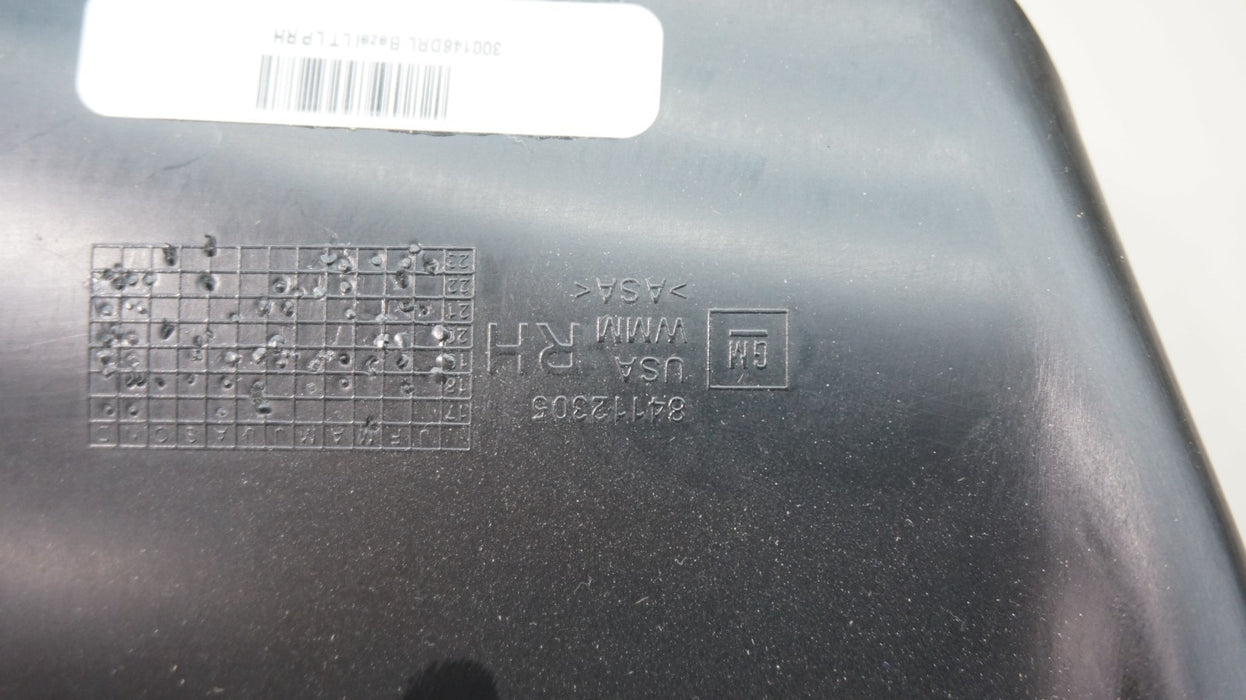 2019-2023 CHEVROLET CAMARO FRONT RIGHT SIDE FOG LIGHT TRIM OEM 84112305