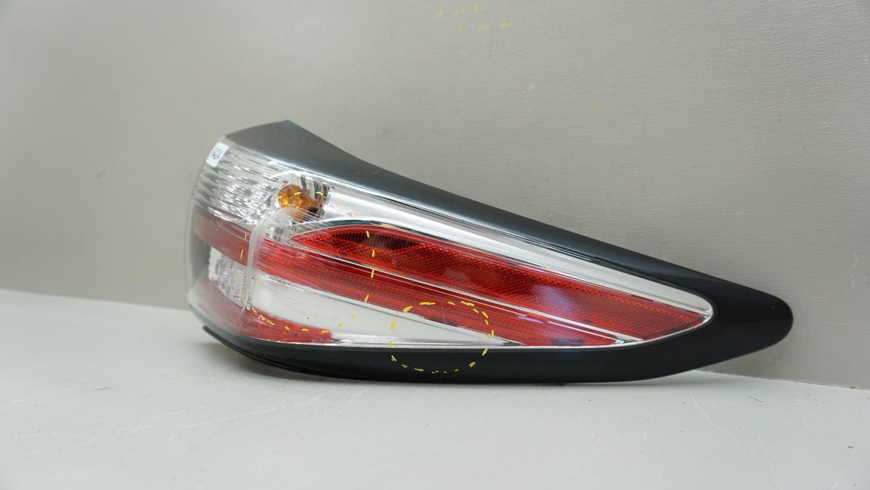 2015-2018 NISSAN MURANO REAR RH RIGHT PASSENGER SIDE TAIL LIGHT OEM