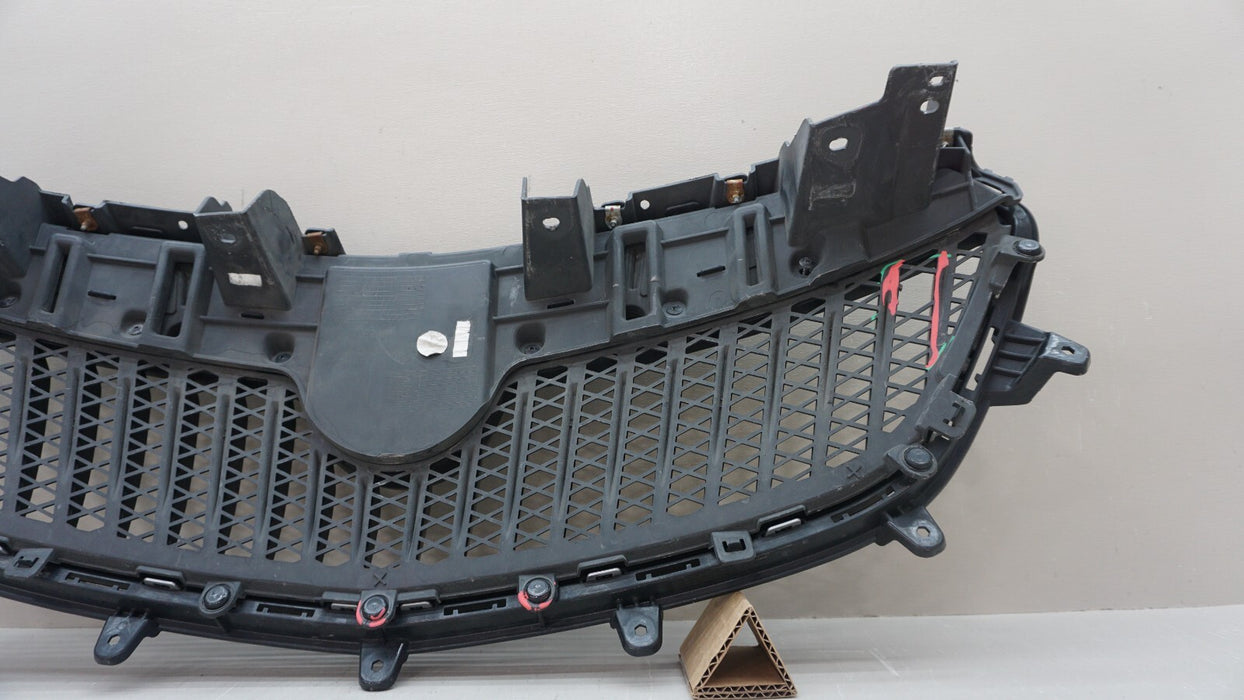 2017-2020 BUICK ENCORE FRONT UPPER MAIN GRILLE 42582101 OEM 17 18 19 20