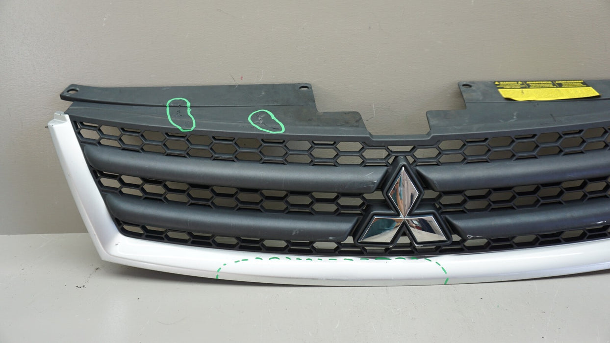 2007-2009 MITSUBISHI OUTLANDER FRONT BUMPER RADIATOR GRILLE GRILL OEM 7450A035