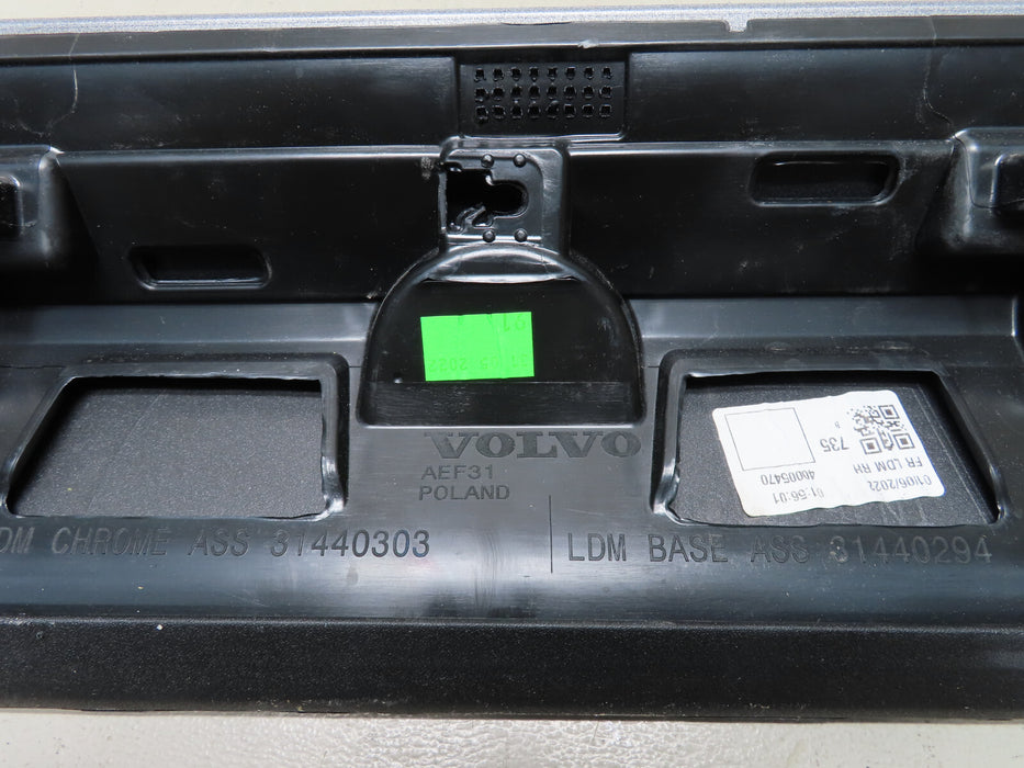 2022 VOLVO XC60 DOOR RIGHT SIDE TRIM MOLDING OEM 31440303