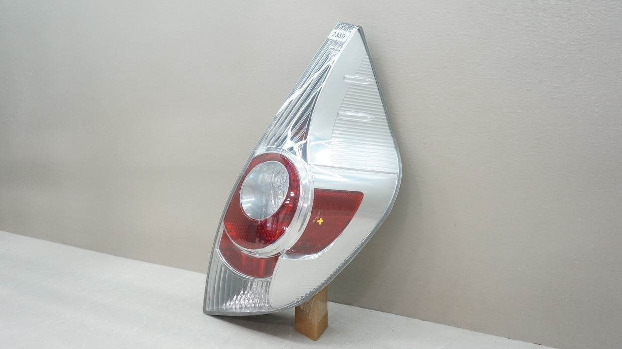 2012-2014 TOYOTA PRIUS C REAR RIGHT PASSENGER SIDE TAIL LIGHT OEM