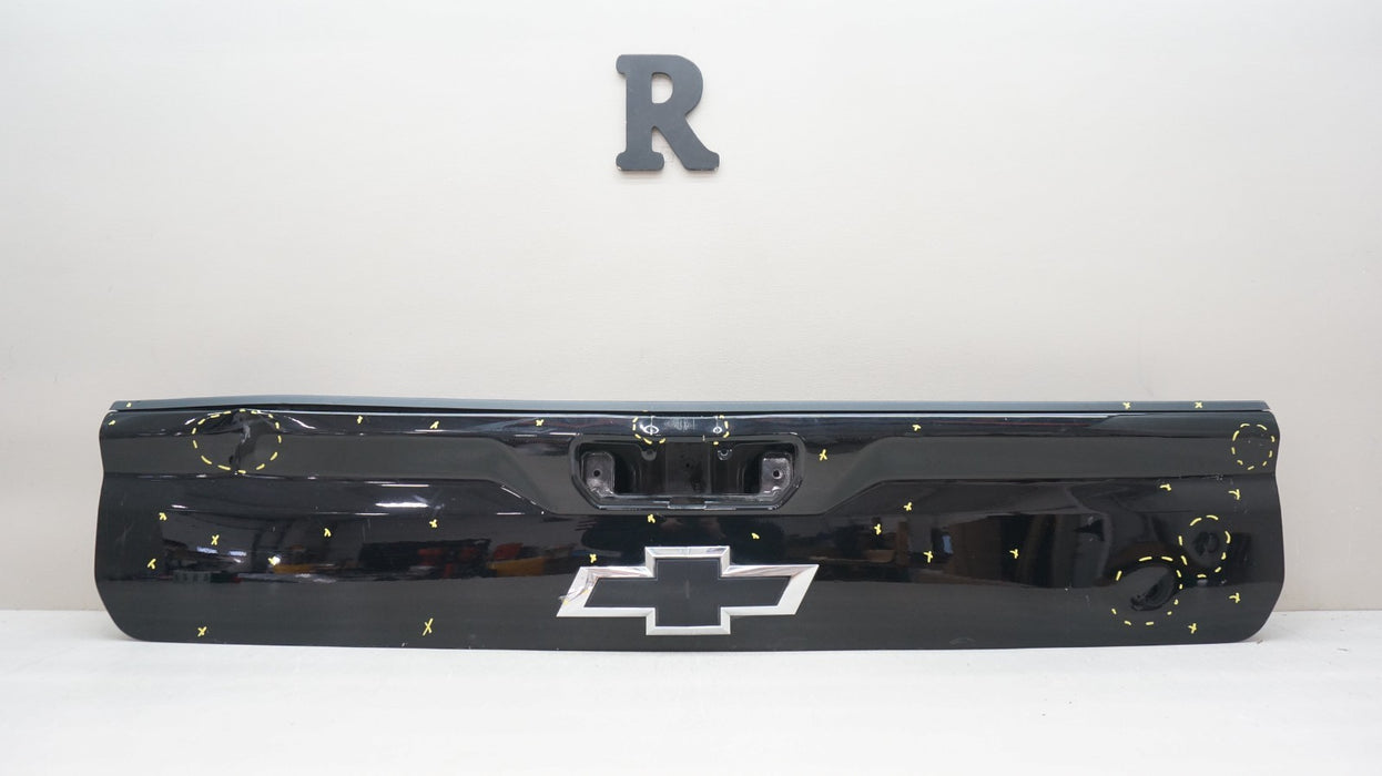 2019-2024 CHEVROLET SILVERADO 1500 REAR UPPER TAIL GATE OEM