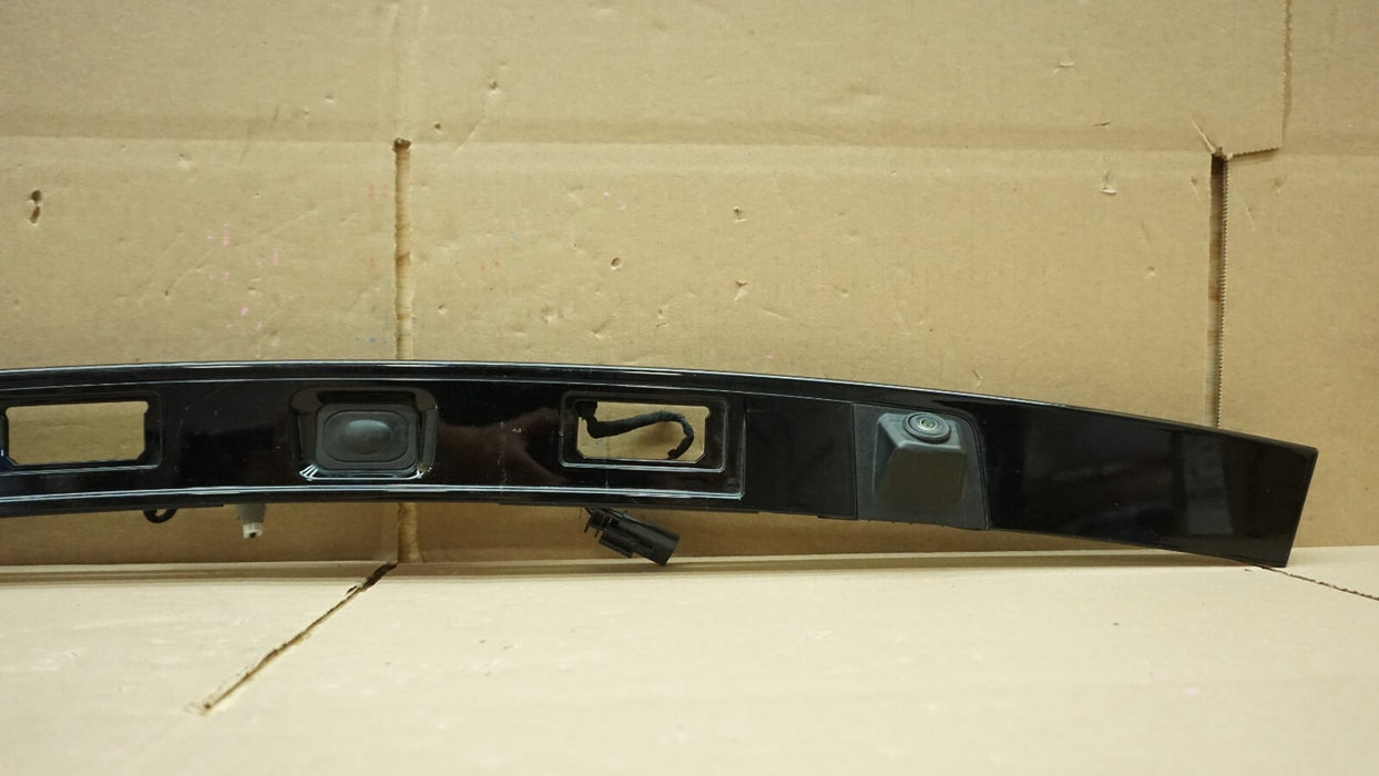 2018-2019 LAND ROVER DISCOVERY SPORT REAR TAILGATE LICENSE TRIM OEM HK72-40406-G