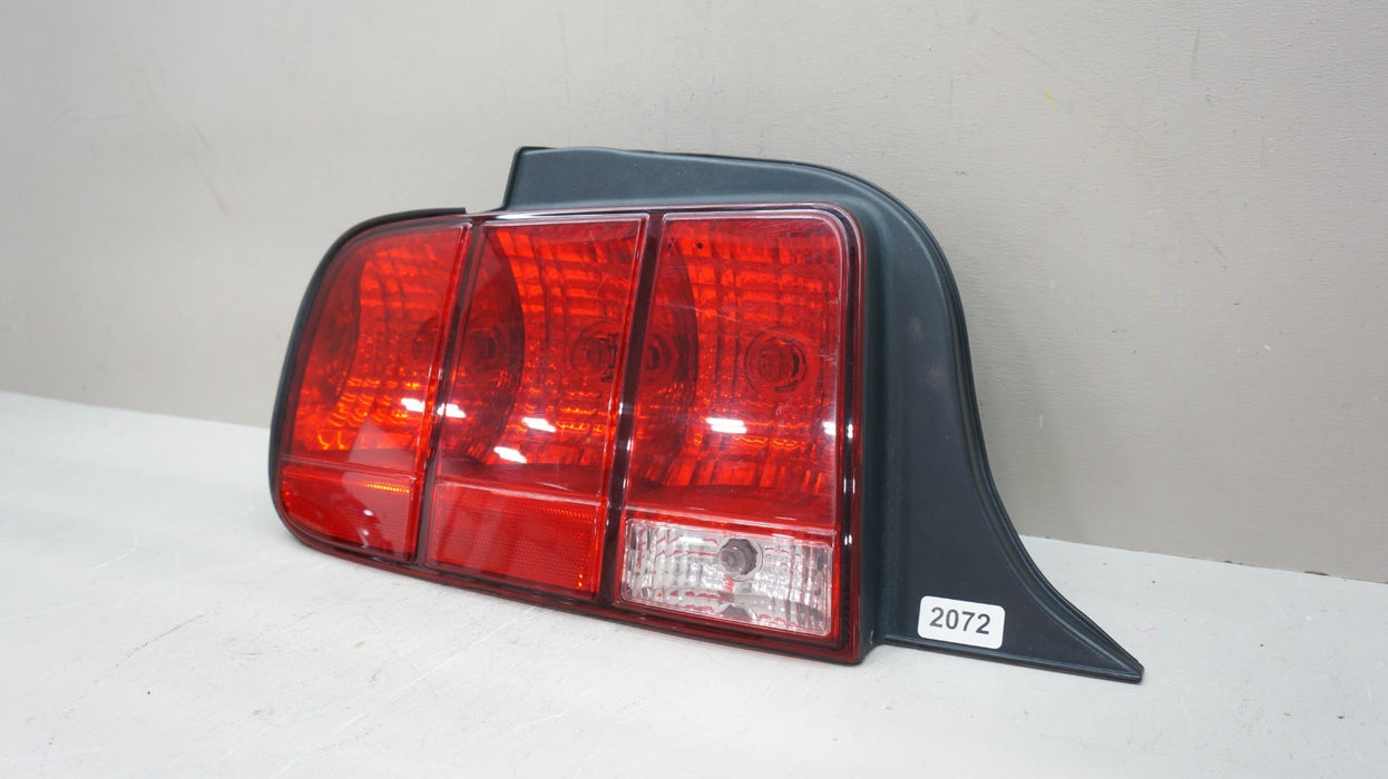 2005-2009 FORD MUSTANG REAR LEFT DRIVER SIDE TAIL LIGHT OEM 5R3T13A412