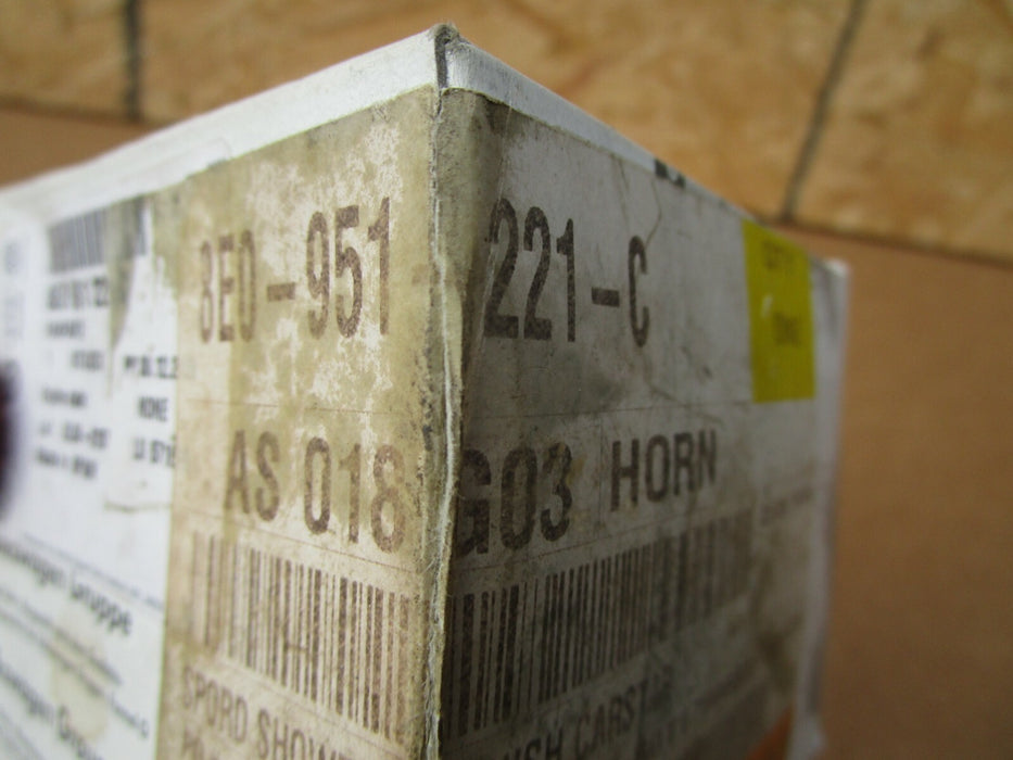 AUDI VOLKSWAGEN VW HORN 8E0951223C OEM