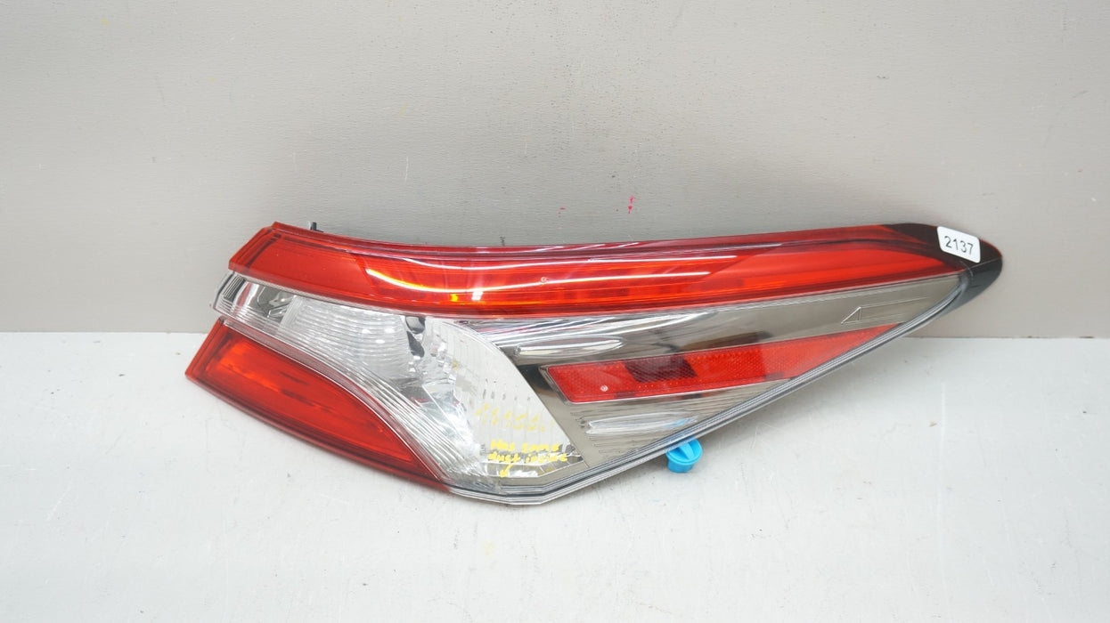 2018-2024 TOYOTA CAMRY REAR RIGHT PASSENGER SIDE TAIL LIGHT OEM