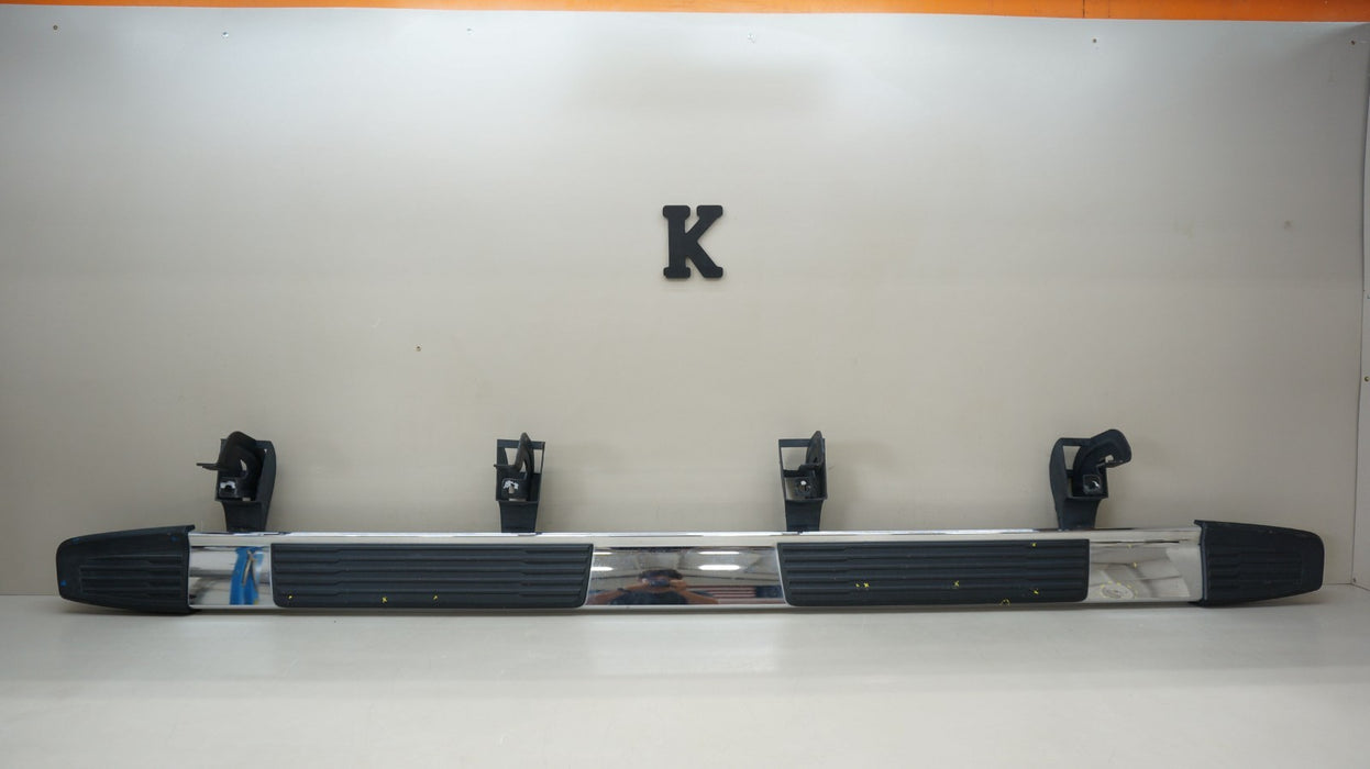 2019-2024 CHEVROLET SILVERADO / SIERRA 1500 RIGHT RUNNING BOARD OEM 84016710
