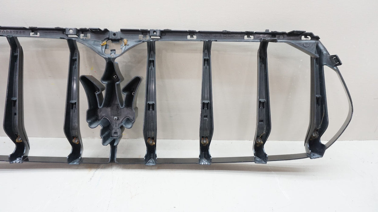 2017-2020 MASERATI LEVANTE FRONT CENTER RADIATOR GRILLE GRILL OEM 670041948
