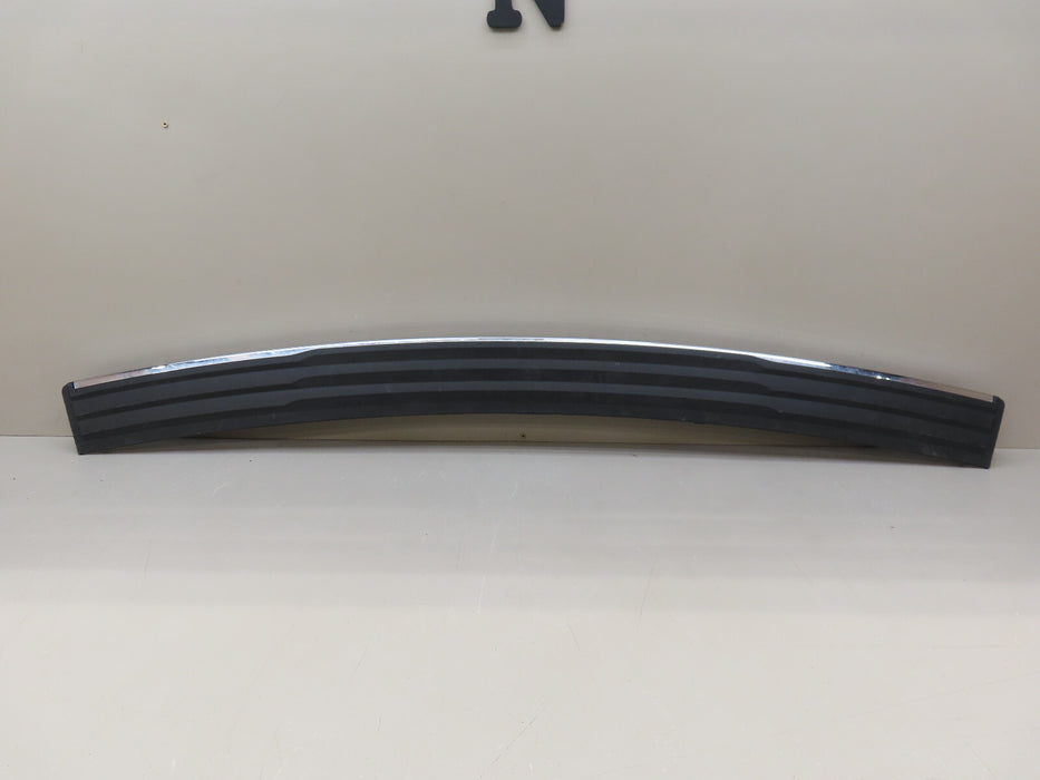 2015-2020 CHEVROLET SUBURBAN/TAHOE REAR BUMPER STEP PAD COVER OEM 29936468