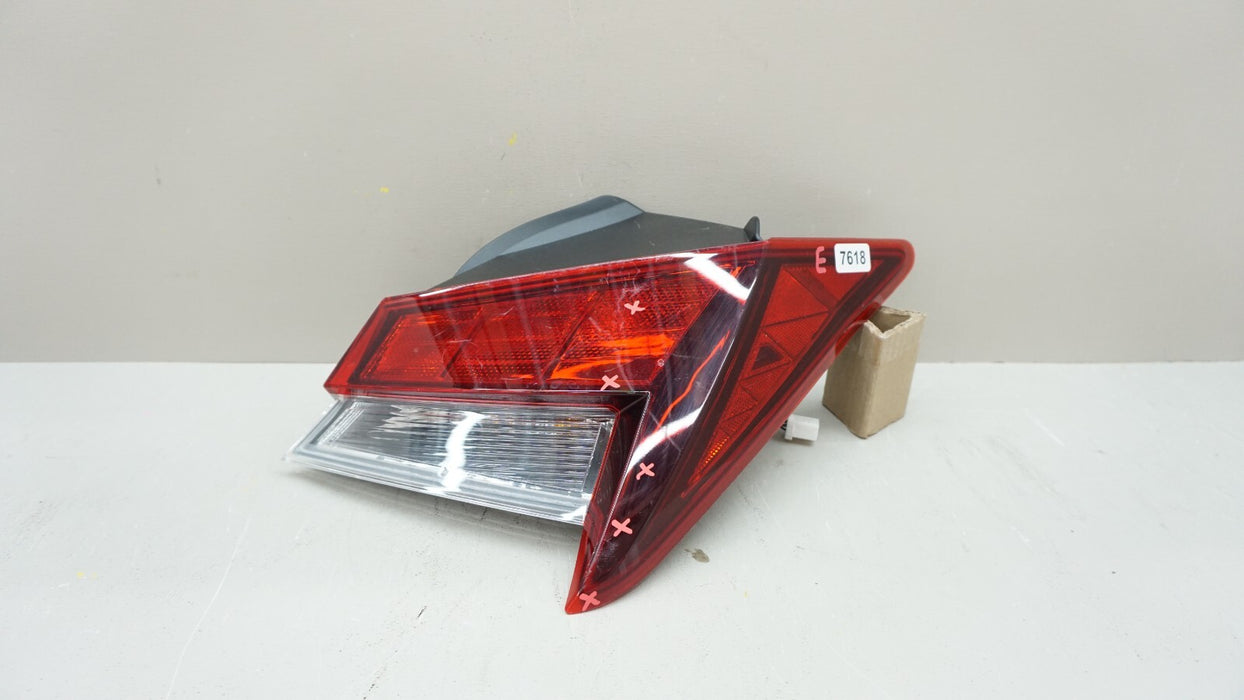 2021-2023 HYUNDAI ELANTRA REAR RH RIGHT PASSENGER SIDE OUTER TAIL LIGHT OEM