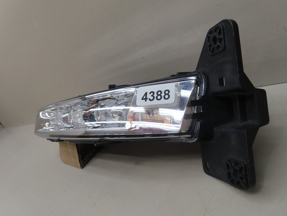 2015-2020 DODGE CHARGER FRONT RIGHT PASSENGER SIDE FOG LIGHT OEM