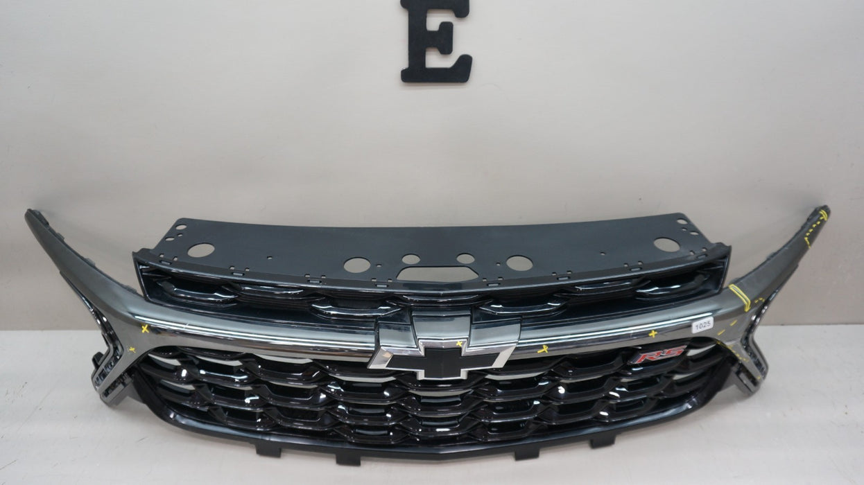 2024-2025 CHEVROLET TRAX RS FRONT BUMPER RADIATOR GRILLE OEM 42780278