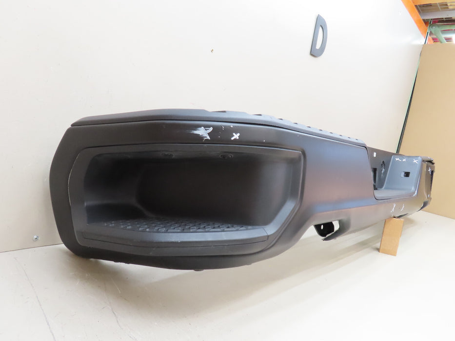 2020 2021 2022 GMC-CHEVROLET SIERRA/SILVERADO 2500/3500 REAR BUMPER COVER OEM