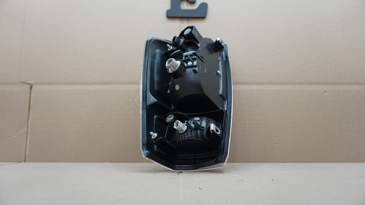 2015-2019 TOYOTA TACOMA REAR RIGHT PASSENGER SIDE TAIL LIGHT OEM 15 16 17 18 19