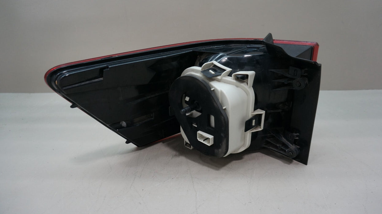 2018-2020 VOLKSWAGEN ATLAS REAR RIGHT PASSENGER SIDE TAIL LIGHT OEM