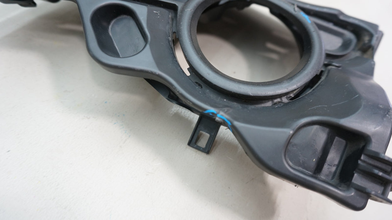 2017-2019 TOYOTA HIGHLANDER FRONT LEFT LOWER FOG LIGHT TRIM MOLDING 52040-0E030