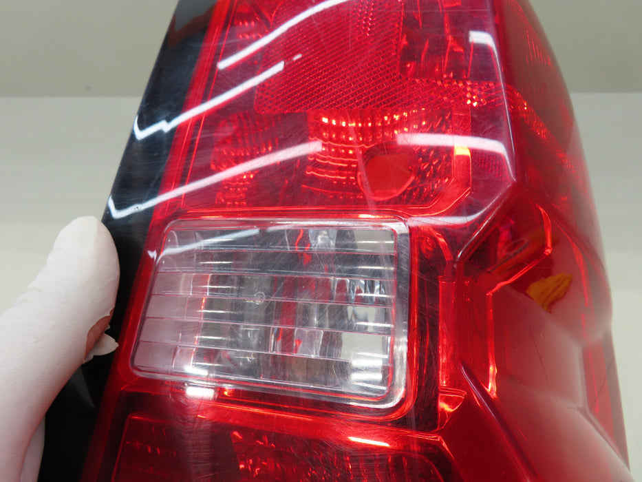 2014 2015 CHEVROLET SILVERADO 1500 REAR RIGHT PASSENGER SIDE TAIL LIGHT OEM